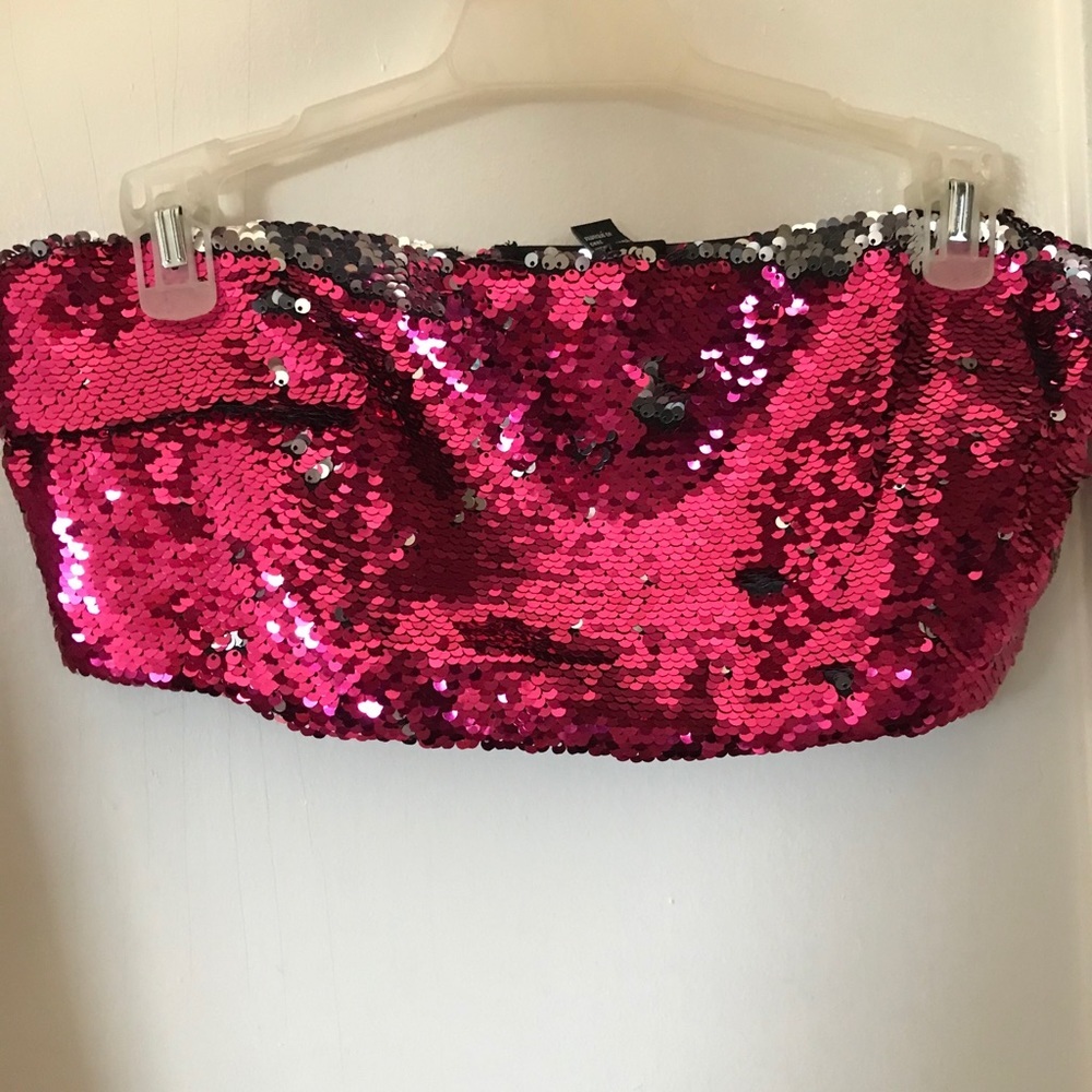 NWT Medium Crop Top